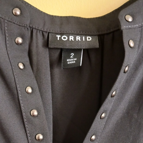 NWOT Torrid Blouse - Picture 2 of 2
